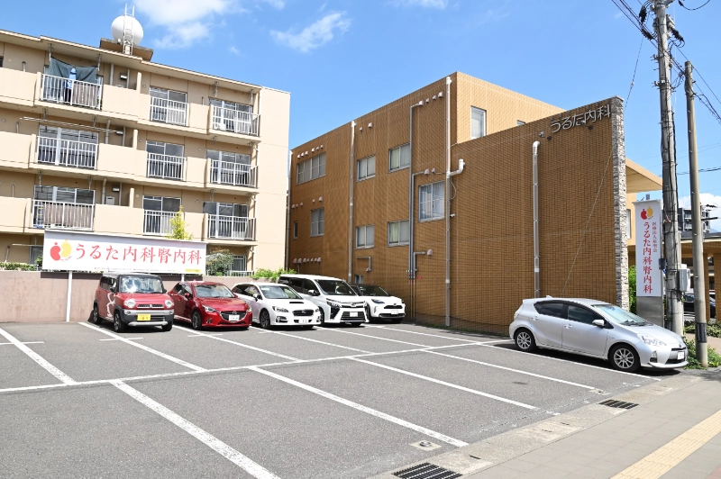 無料駐車場30台